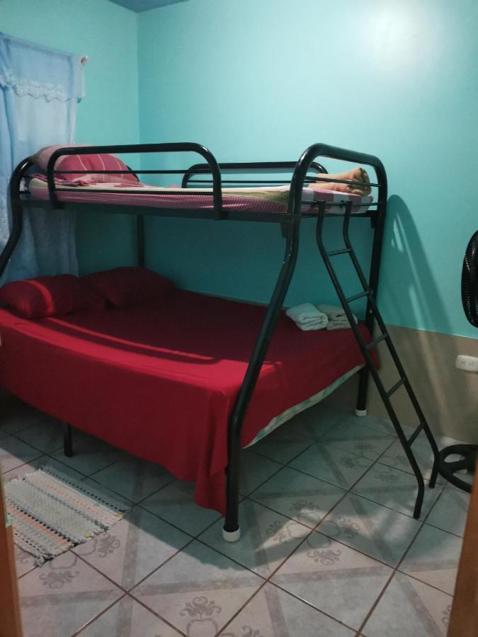 Cabinas Mitchaelle'S Puerto Viejo de Talamanca エクステリア 写真