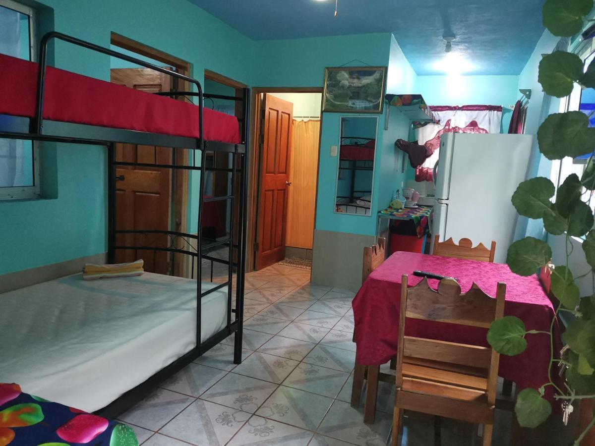 Cabinas Mitchaelle'S Puerto Viejo de Talamanca エクステリア 写真