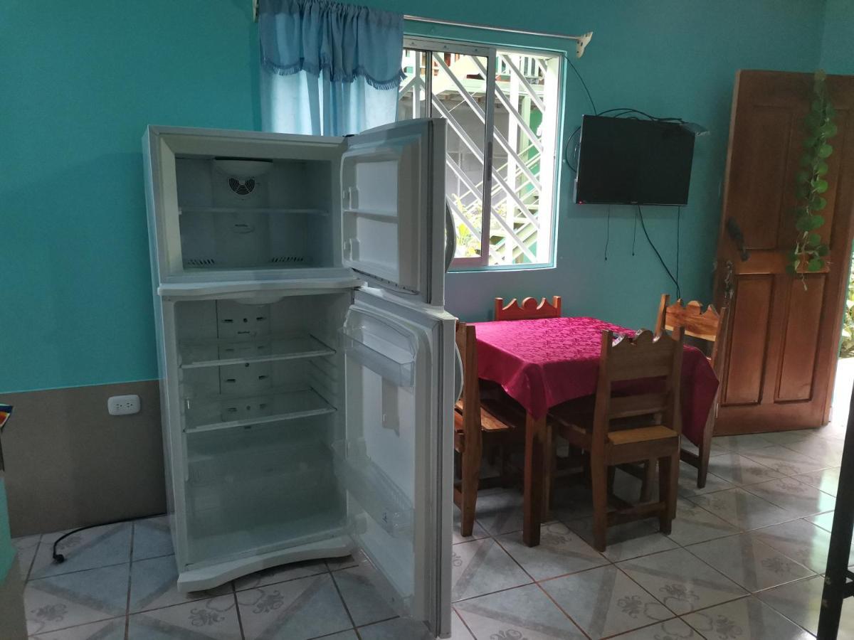Cabinas Mitchaelle'S Puerto Viejo de Talamanca エクステリア 写真