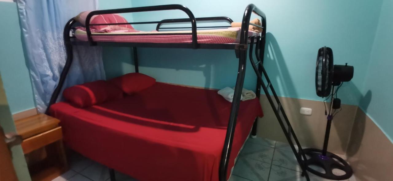 Cabinas Mitchaelle'S Puerto Viejo de Talamanca エクステリア 写真