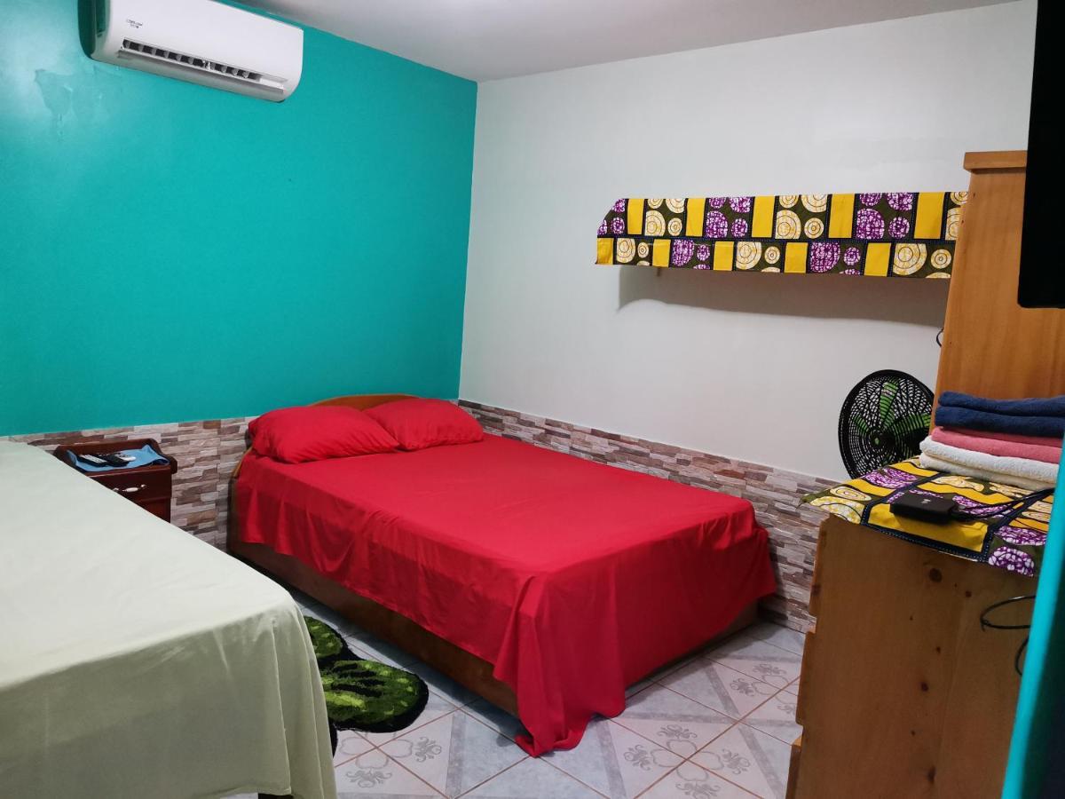 Cabinas Mitchaelle'S Puerto Viejo de Talamanca エクステリア 写真