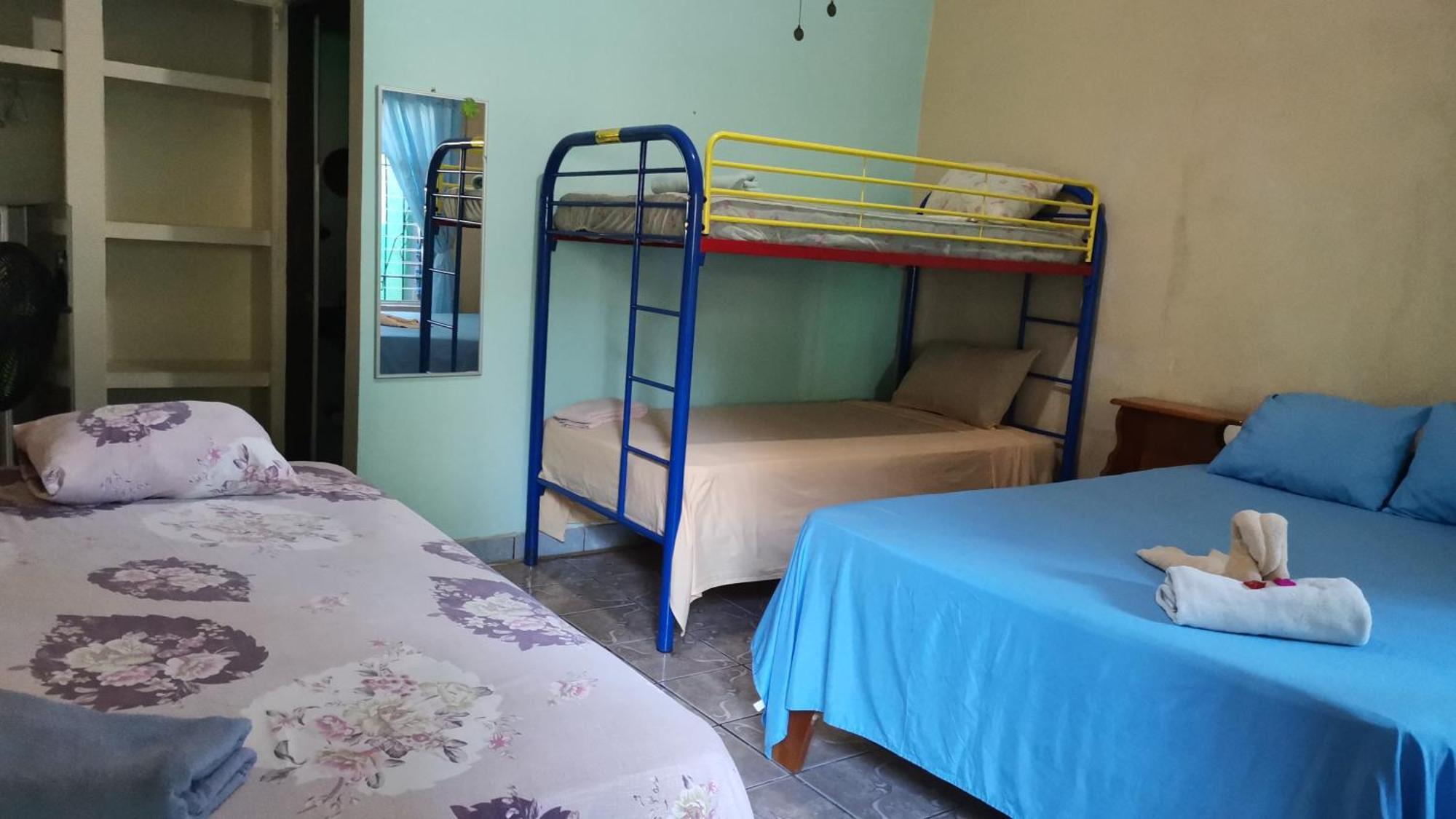 Cabinas Mitchaelle'S Puerto Viejo de Talamanca エクステリア 写真
