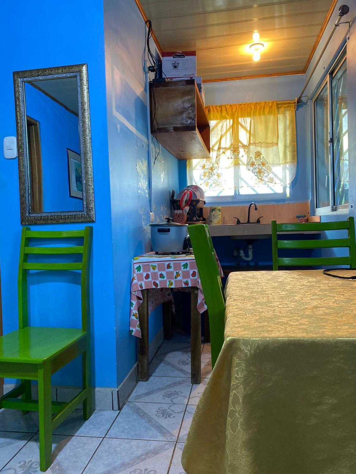 Cabinas Mitchaelle'S Puerto Viejo de Talamanca エクステリア 写真