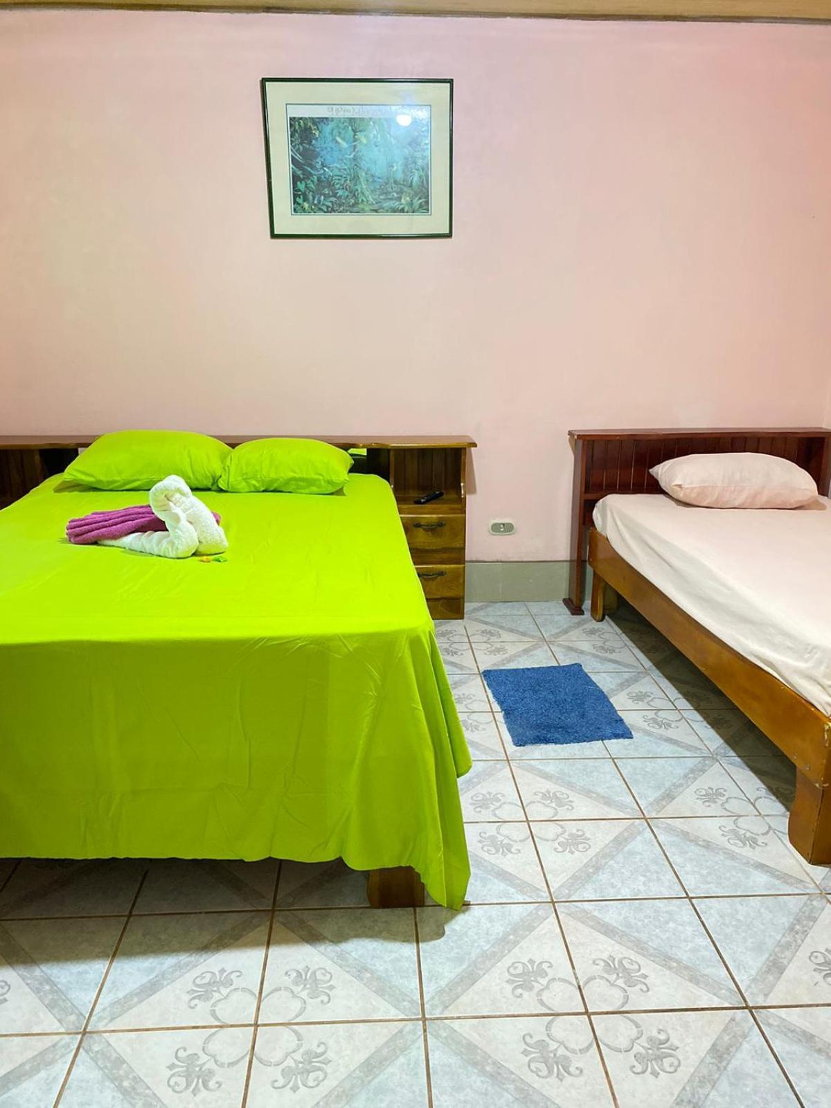 Cabinas Mitchaelle'S Puerto Viejo de Talamanca エクステリア 写真